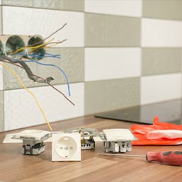 Sostituzione prese cucina del tecnico di Doctor house 