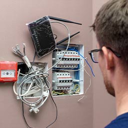 Installazione salvavita nuovo dall'elettricista di Doctor House Verona